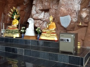 Buddha and a safe, not really sure what is going on here