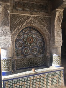 In the medina there are a lot of fountains. Some are restored and some are stilled used by the community for water