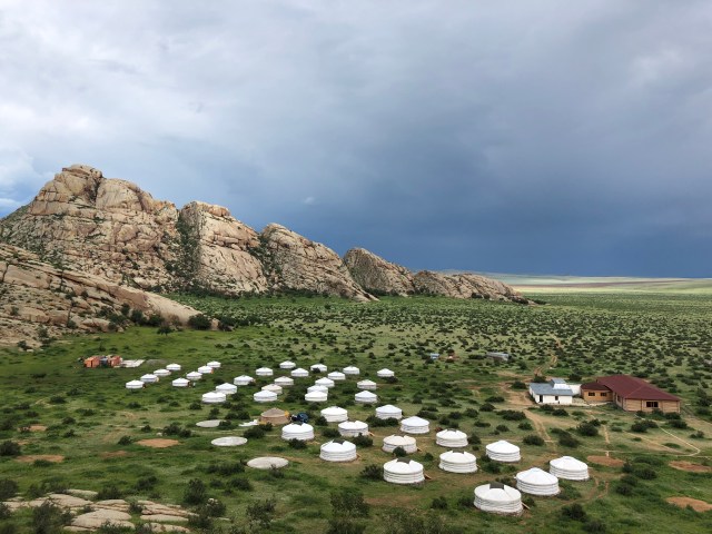 DAA27FFB-F408-4210-B0D4-B516EA3C43E9