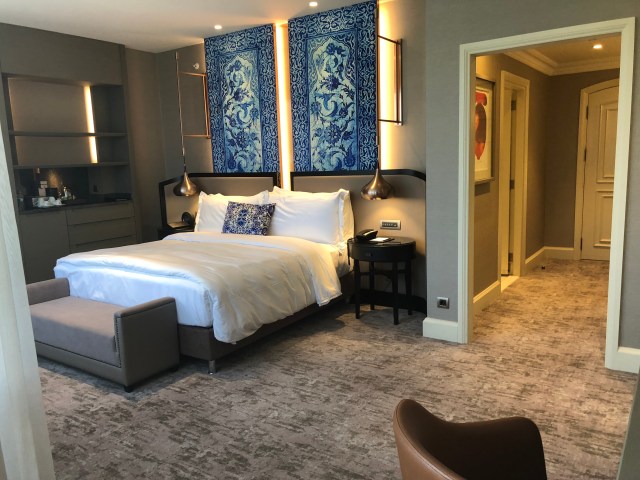 40D5FB4F-4A3E-447B-9A64-5165D90E7BA6