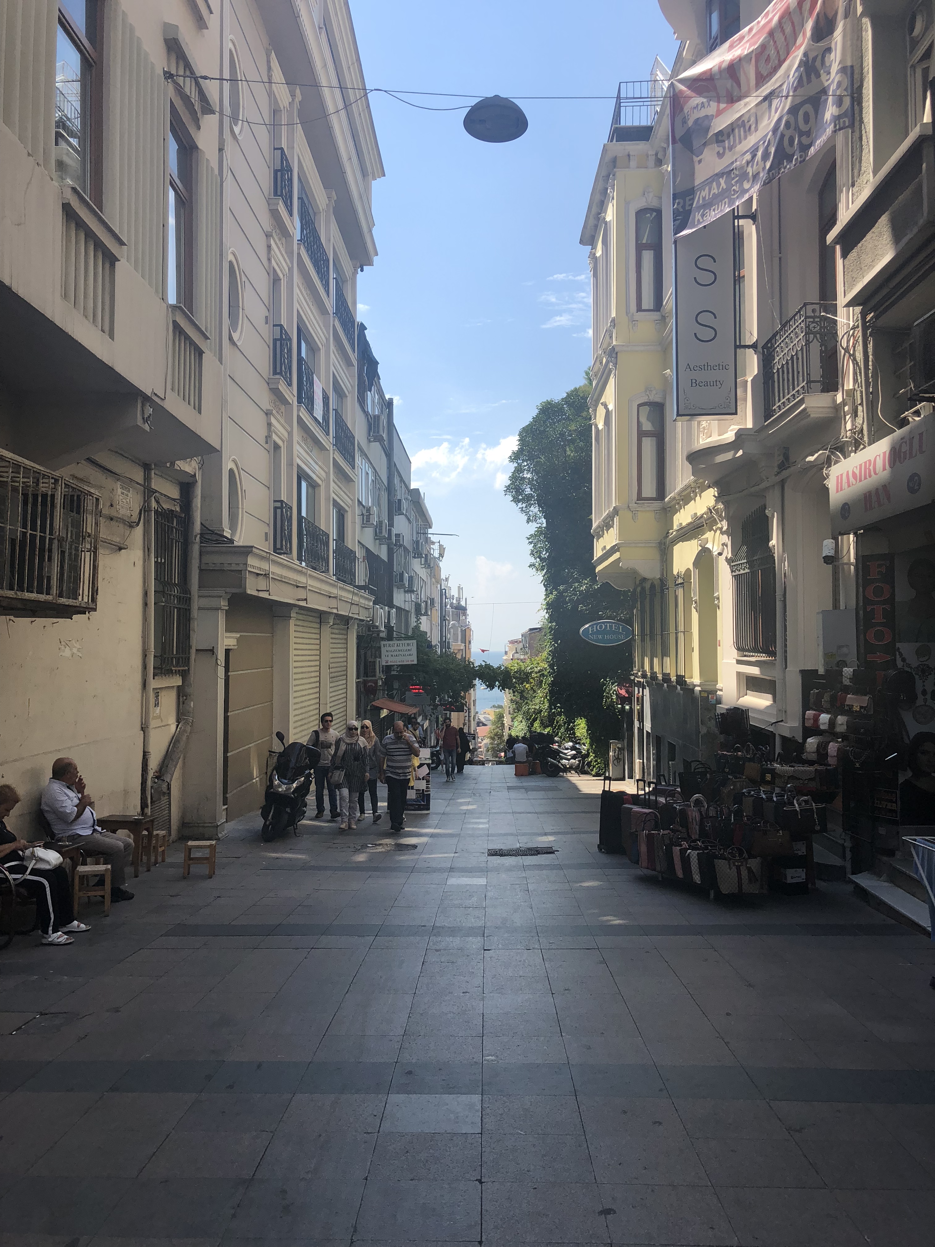 C3D34004-85F0-49B1-9A9A-84F43B08077C