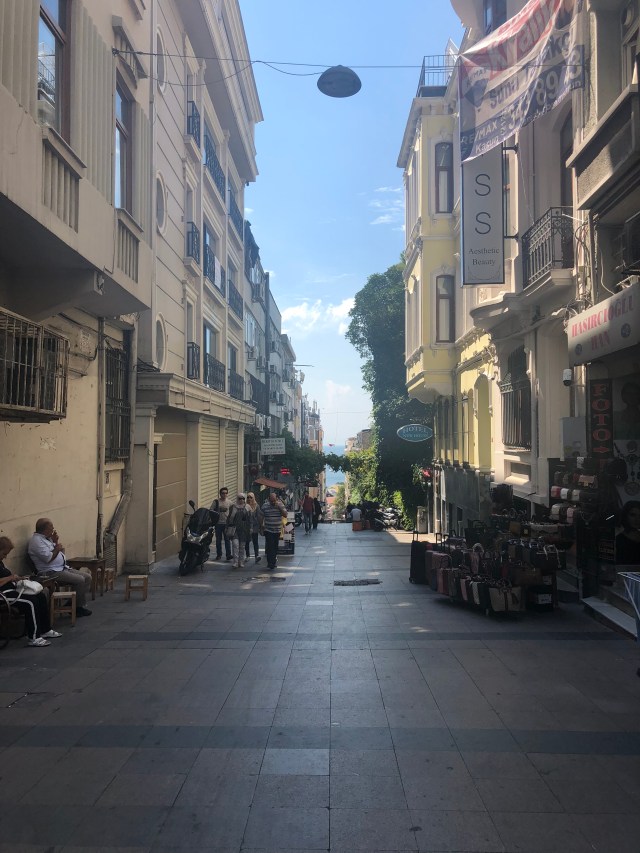 C3D34004-85F0-49B1-9A9A-84F43B08077C