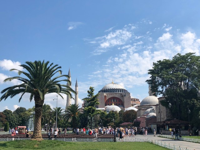 CCB512AC-B61E-41F5-8F4E-E5562CBE2665